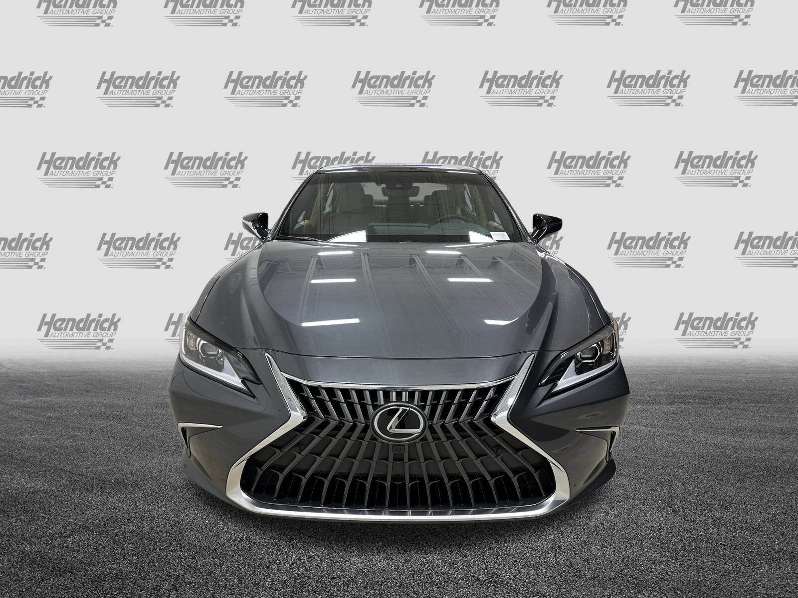 2025 Lexus ES 350 Luxury photo 2