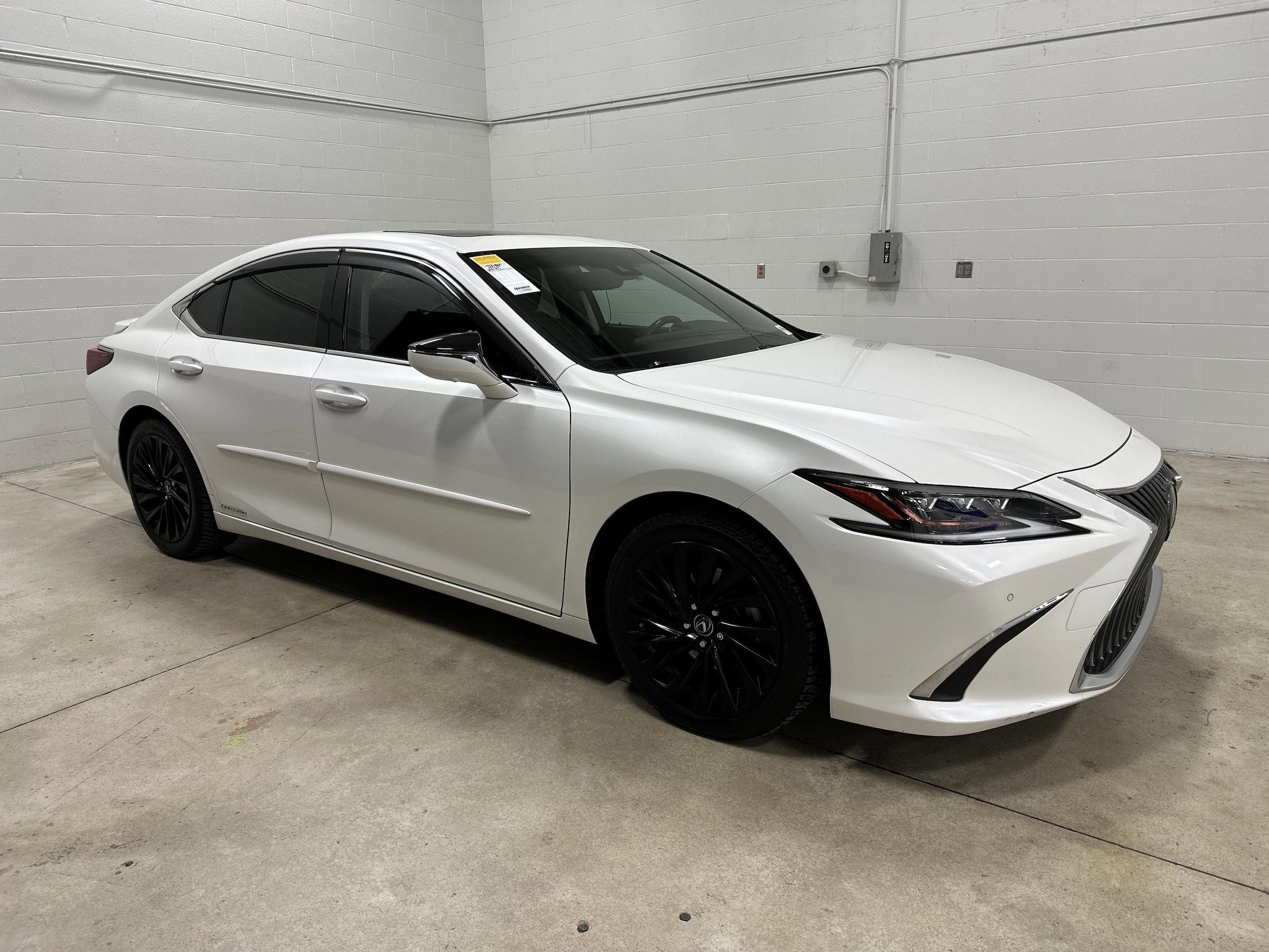 Used 2019 Lexus ES Hybrid 300h Ultra Luxury with VIN JTHB21B19K2029226 for sale in Kansas City
