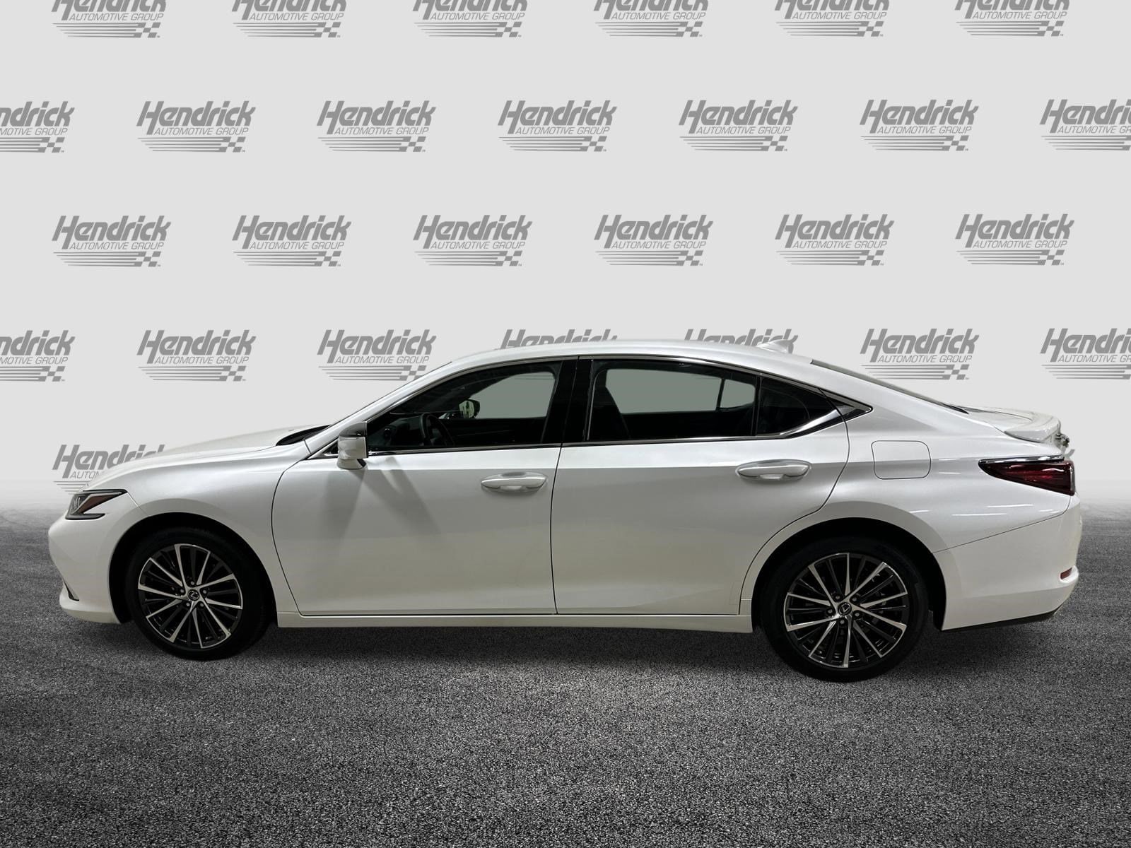 2025 LEXUS ES 350 photo 4