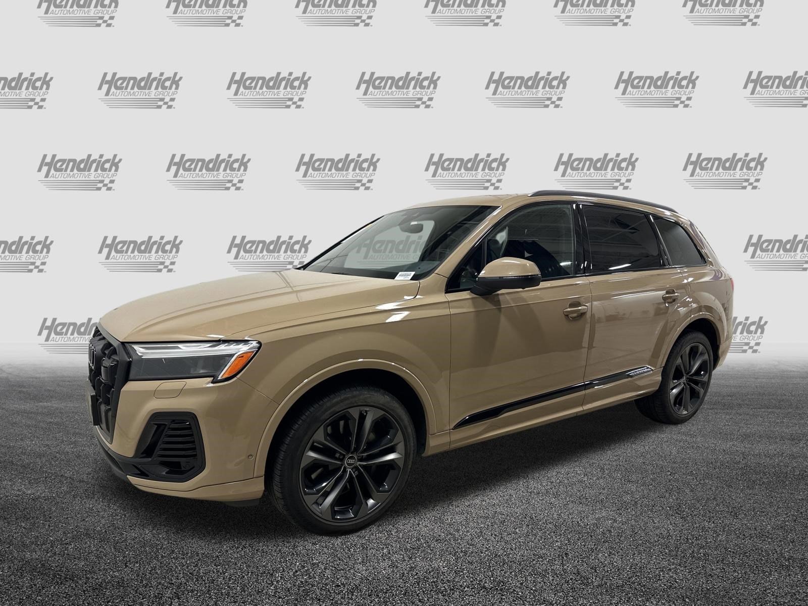 2025 Audi Q7 Premium Plus photo 2