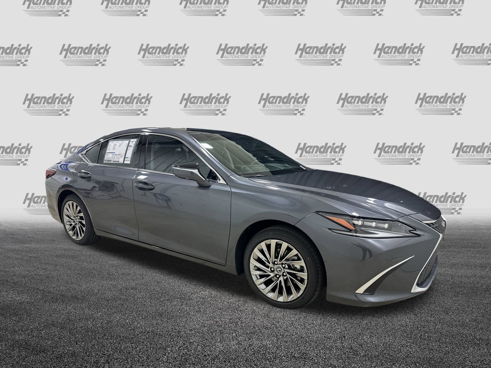 2025 Lexus ES 350 Ultra Luxury photo 2