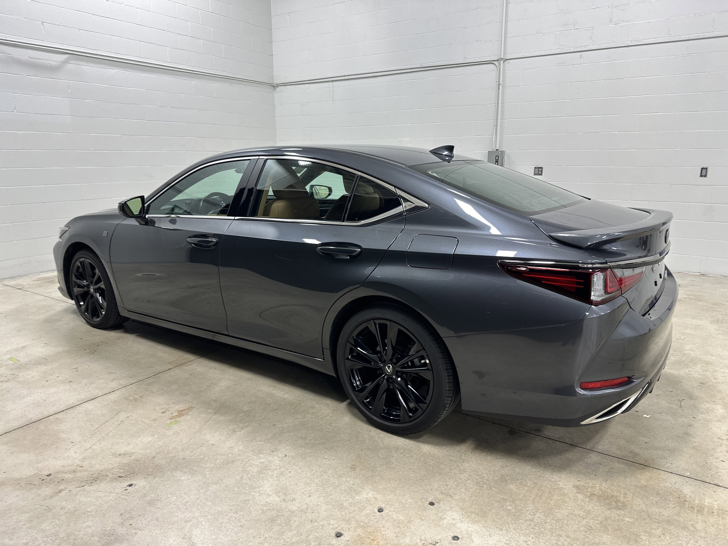 2025 LEXUS ES 350 photo 5