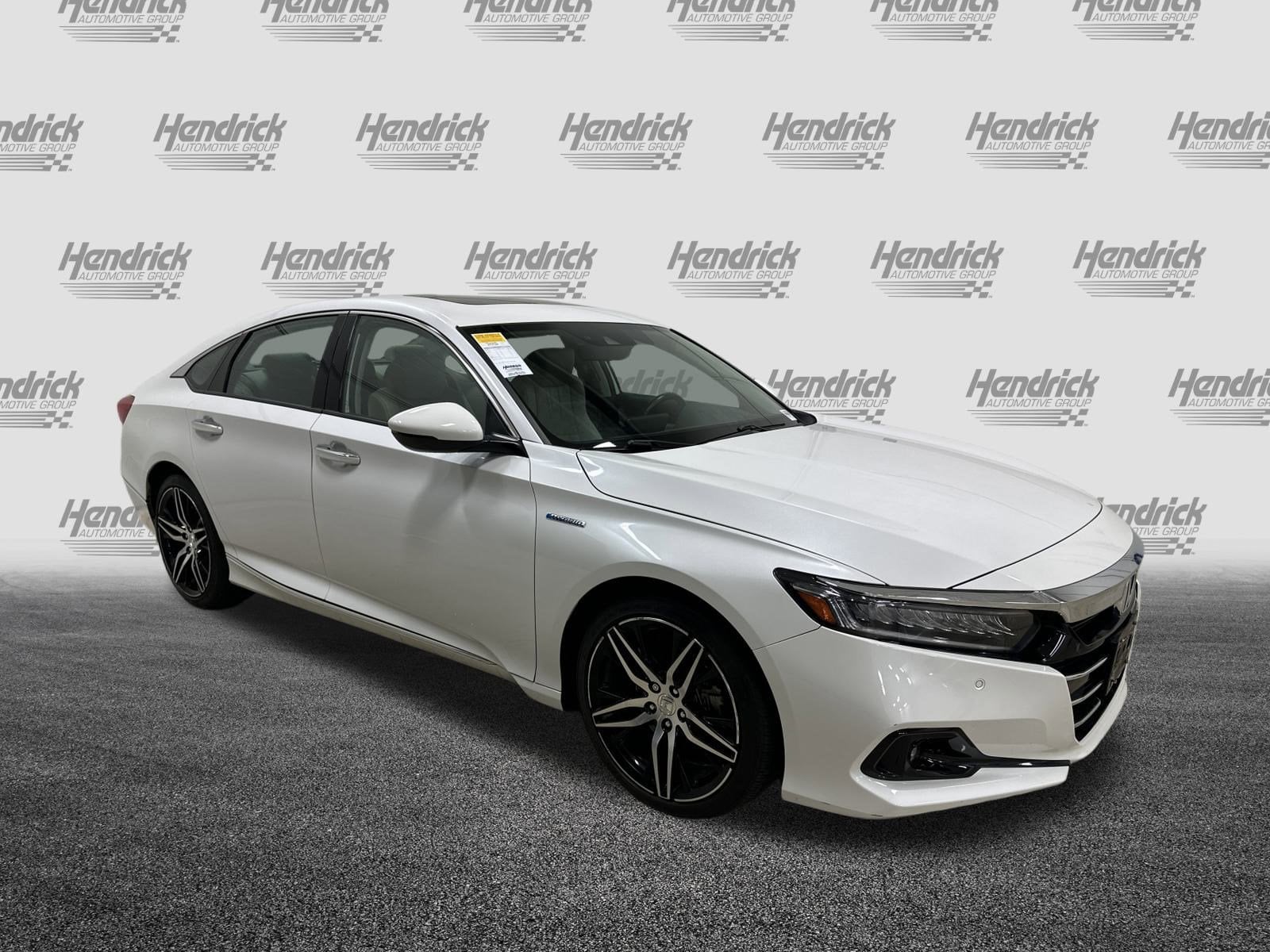 Used 2022 Honda Accord Hybrid Touring with VIN 1HGCV3F9XNA022533 for sale in Kansas City