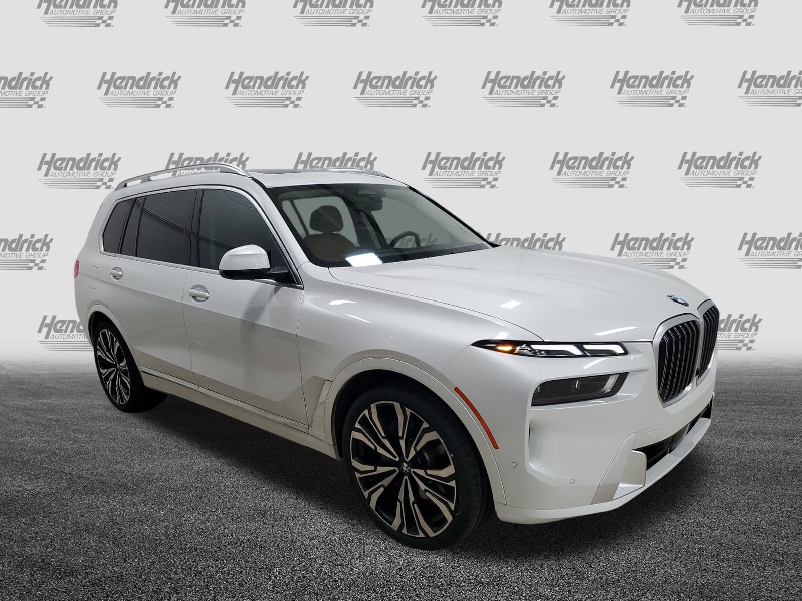 Used 2025 BMW X7 40i with VIN 5UX23EM01S9X71975 for sale in Kansas City