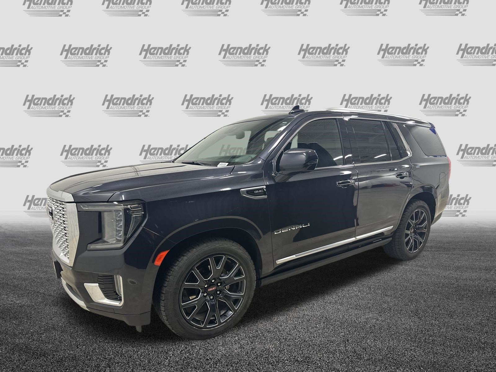 2023 GMC Yukon Denali photo 2