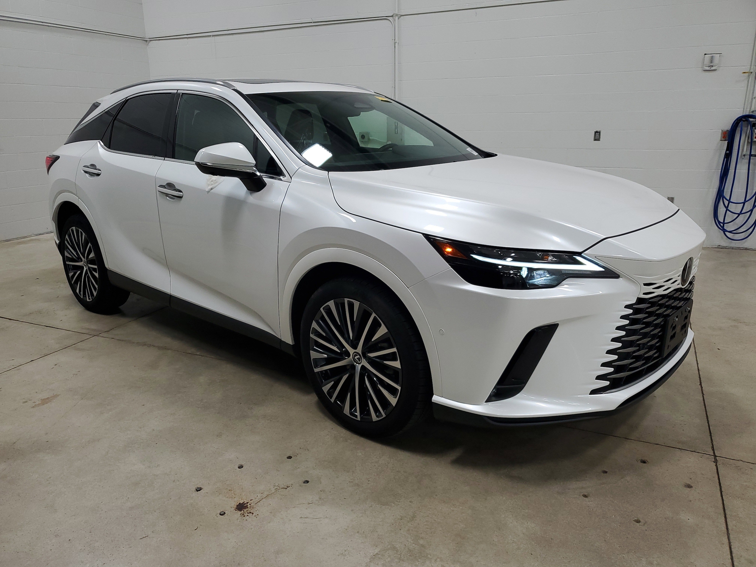 Used 2024 Lexus RX 350 with VIN 2T2BAMCAXRC051098 for sale in Kansas City