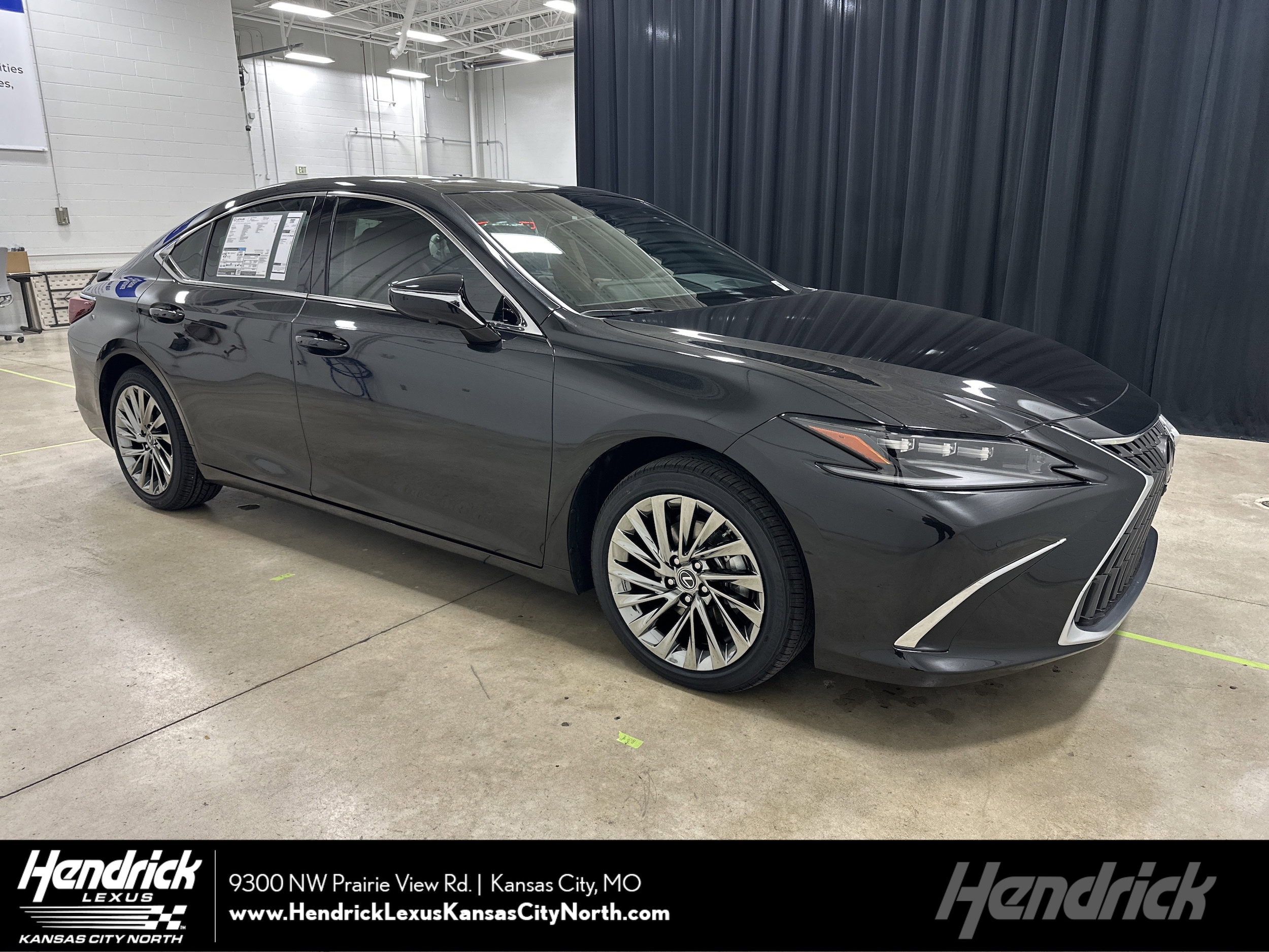 2025 Lexus ES 350 Ultra Luxury's photo