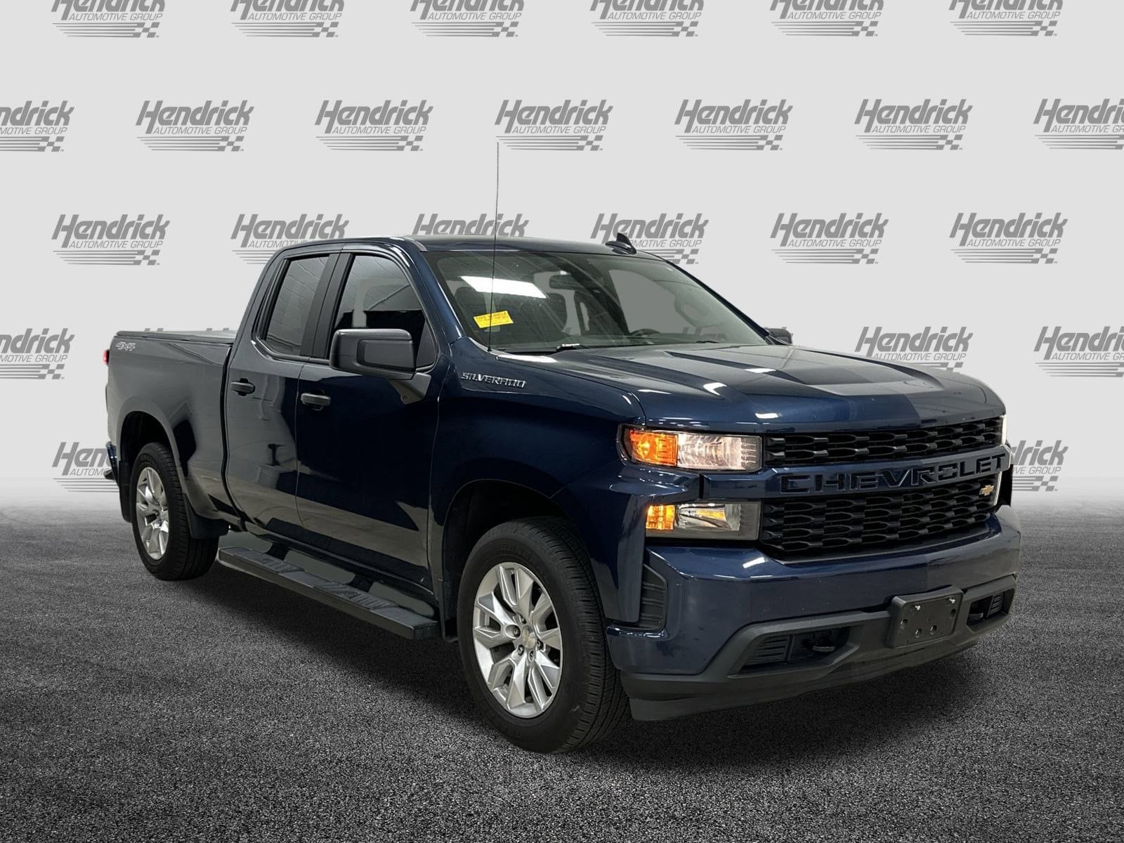 Used 2020 Chevrolet Silverado 1500 Custom with VIN 1GCRYBEH7LZ219239 for sale in Kansas City