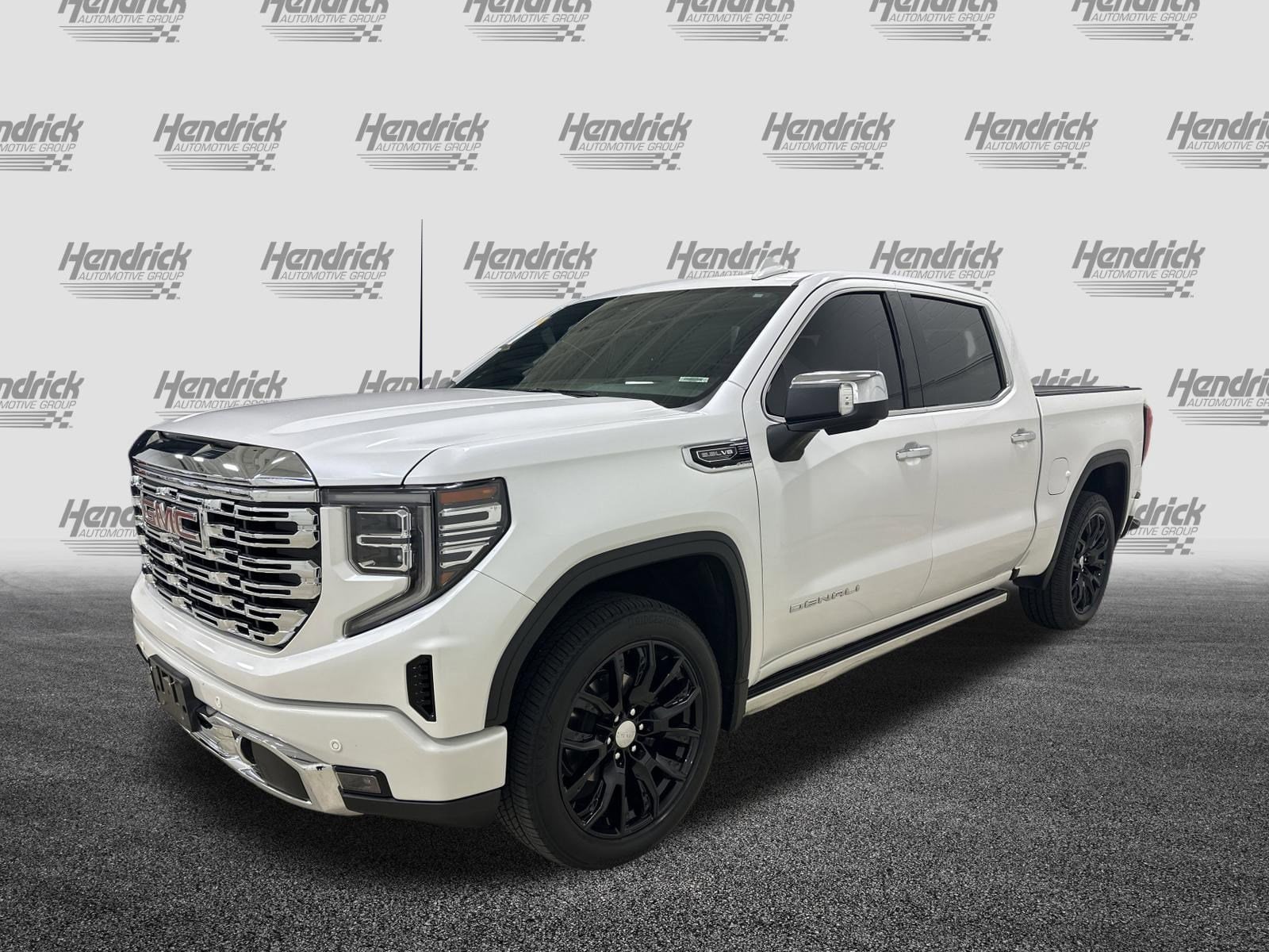 2024 GMC Sierra 1500 Denali photo 2