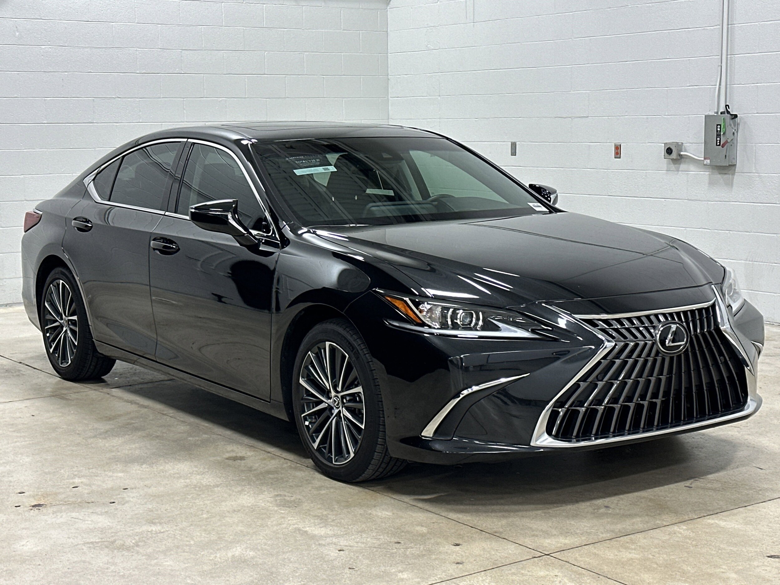 Used 2025 Lexus ES 350 with VIN 58ADZ1B13SU185180 for sale in Kansas City
