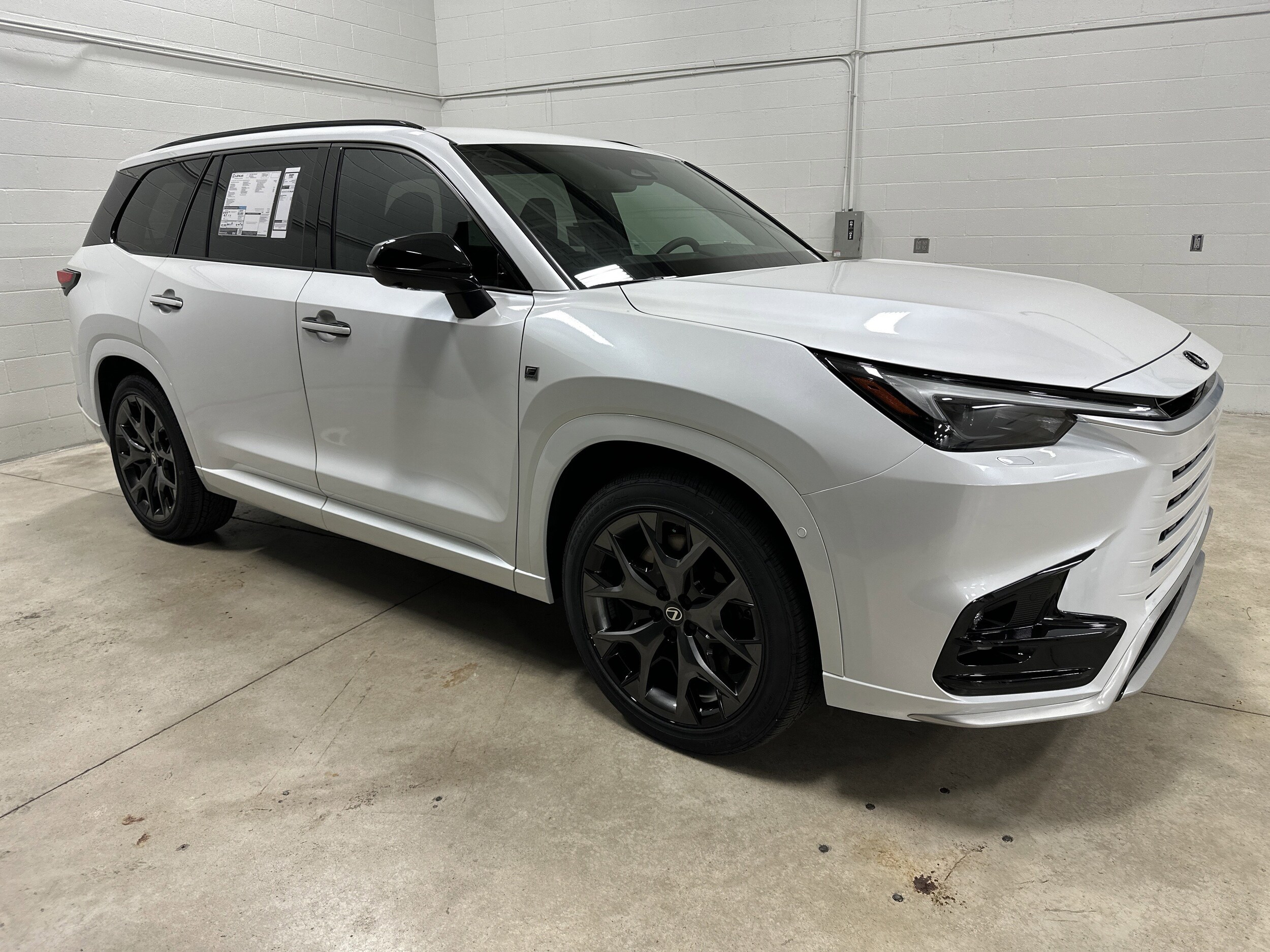 2026 Lexus TX 500h F SPORT Performance Premium photo 2