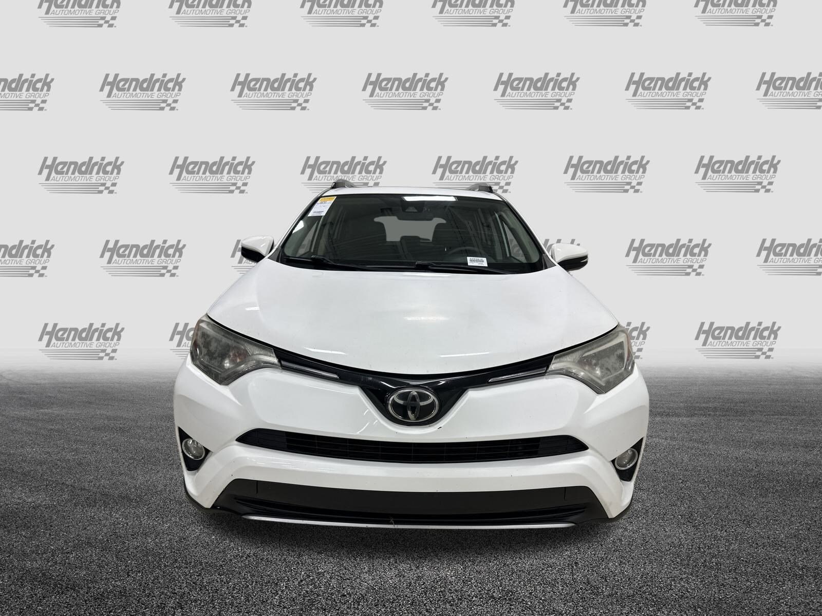 2017 Toyota RAV4 XLE photo 3