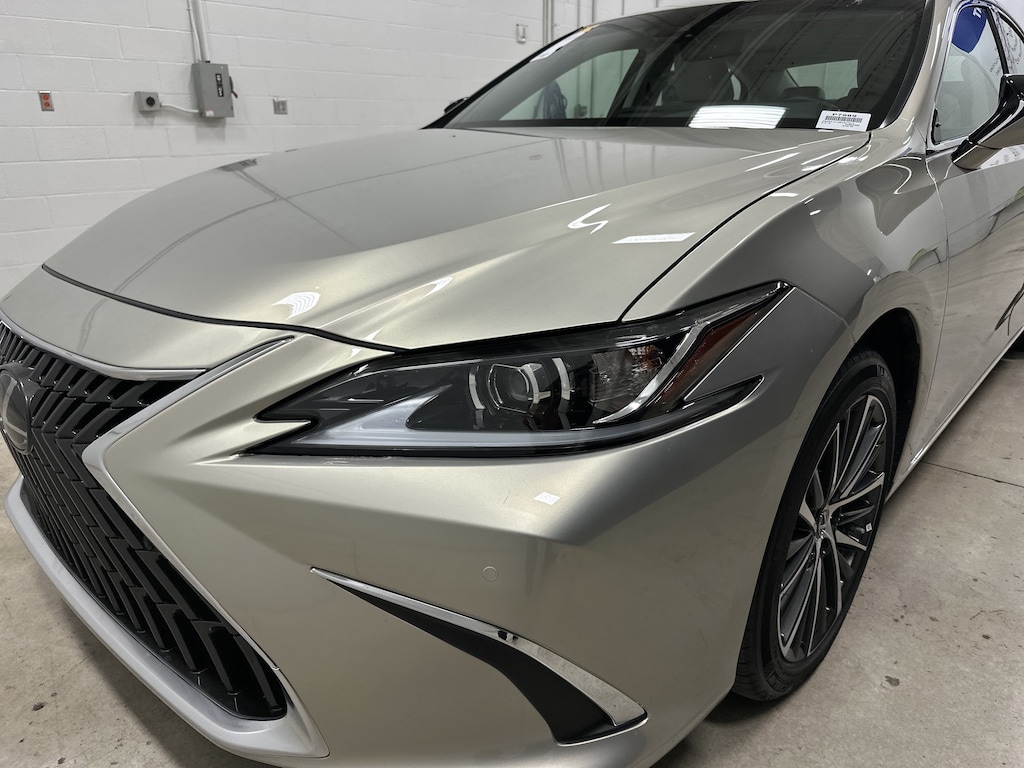 Certified 2025 Lexus ES 300h 300h Sedan