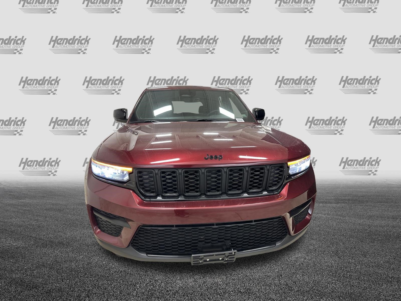 Used 2025 Jeep Grand Cherokee Altitude SUV