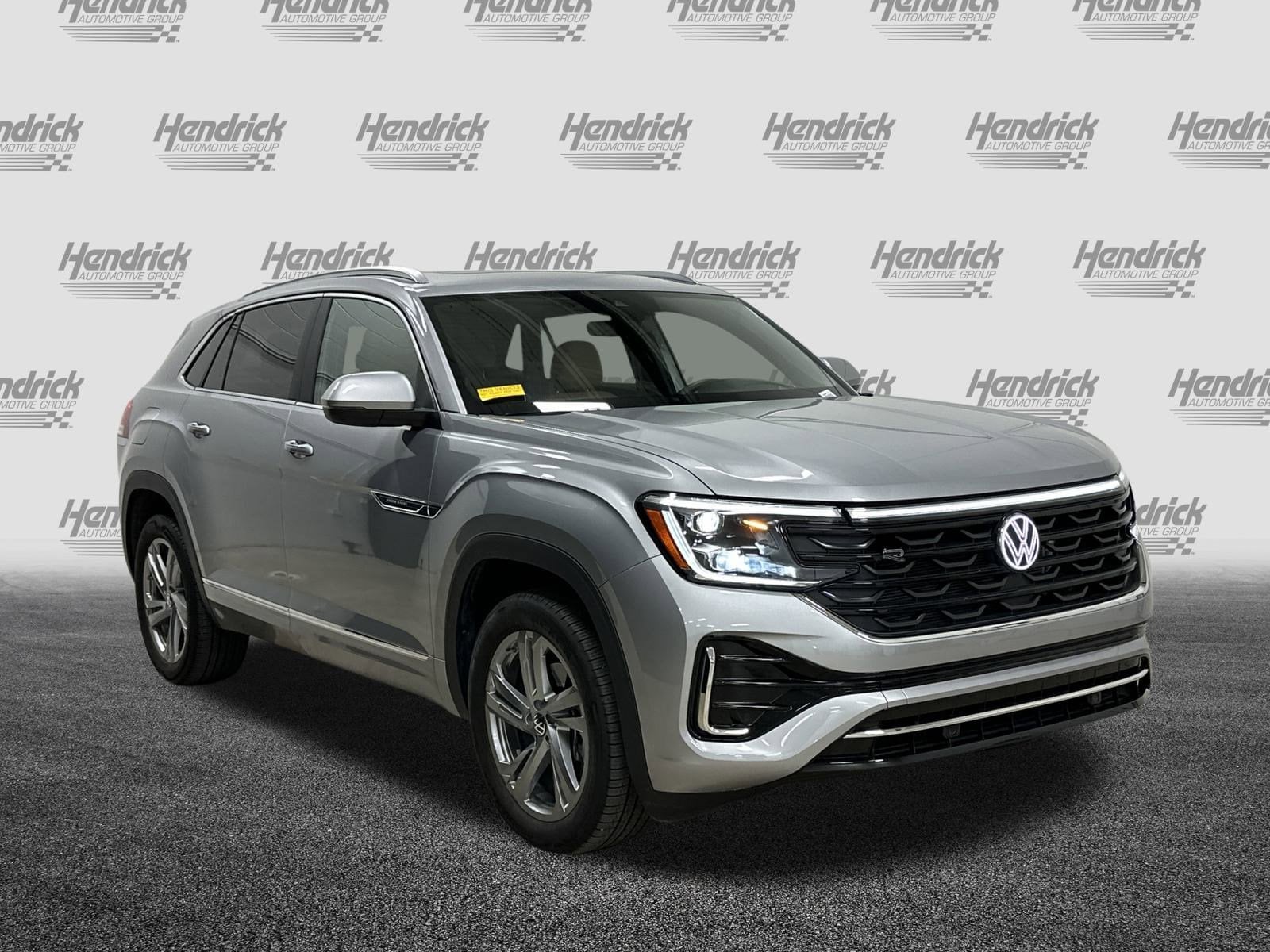 Used 2024 Volkswagen Atlas Cross Sport SEL R-LINE with VIN 1V2AE2CA4RC206261 for sale in Kansas City