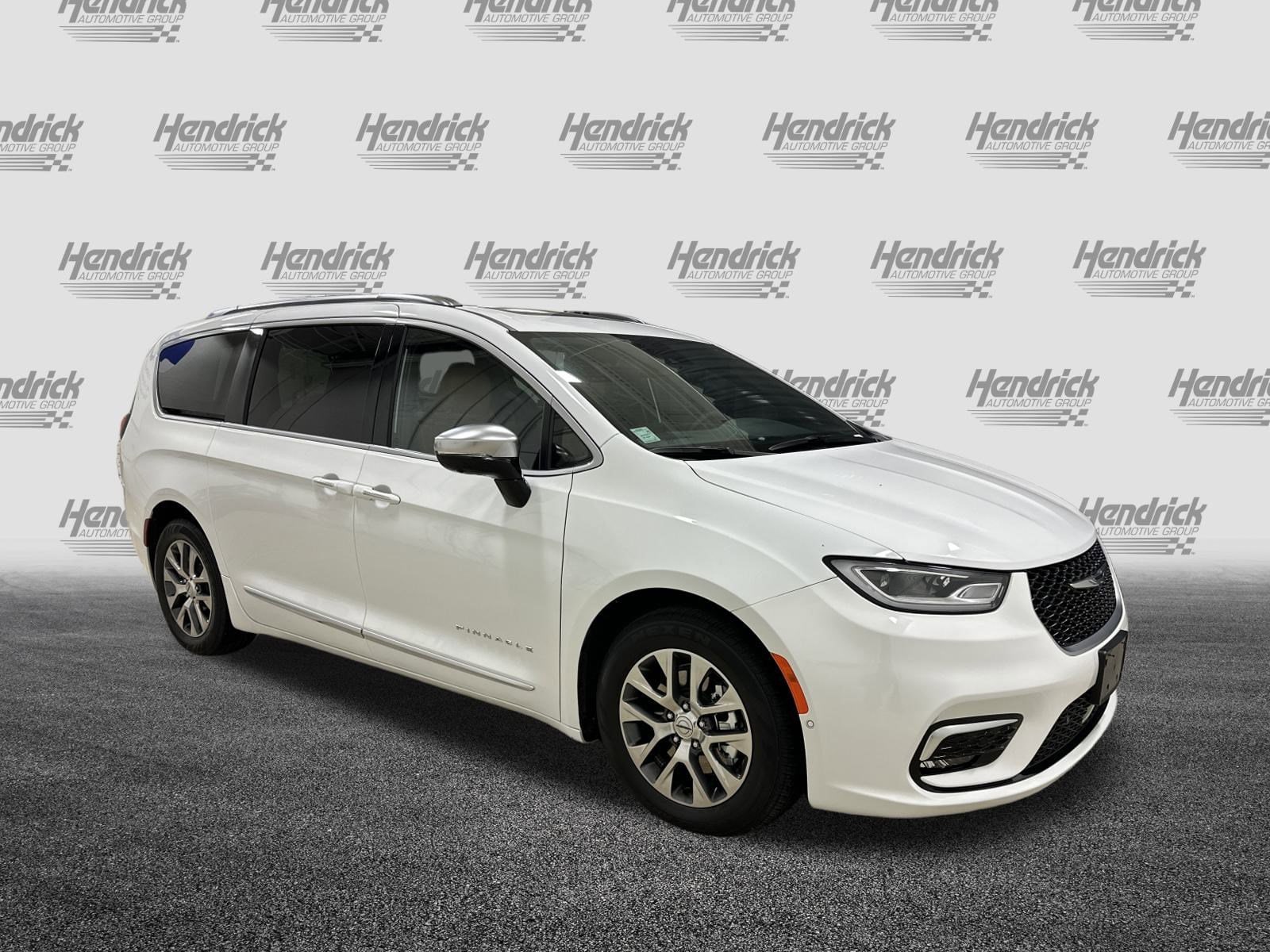Used 2023 Chrysler Pacifica Hybrid Pinnacle with VIN 2C4RC1N76PR609295 for sale in Kansas City