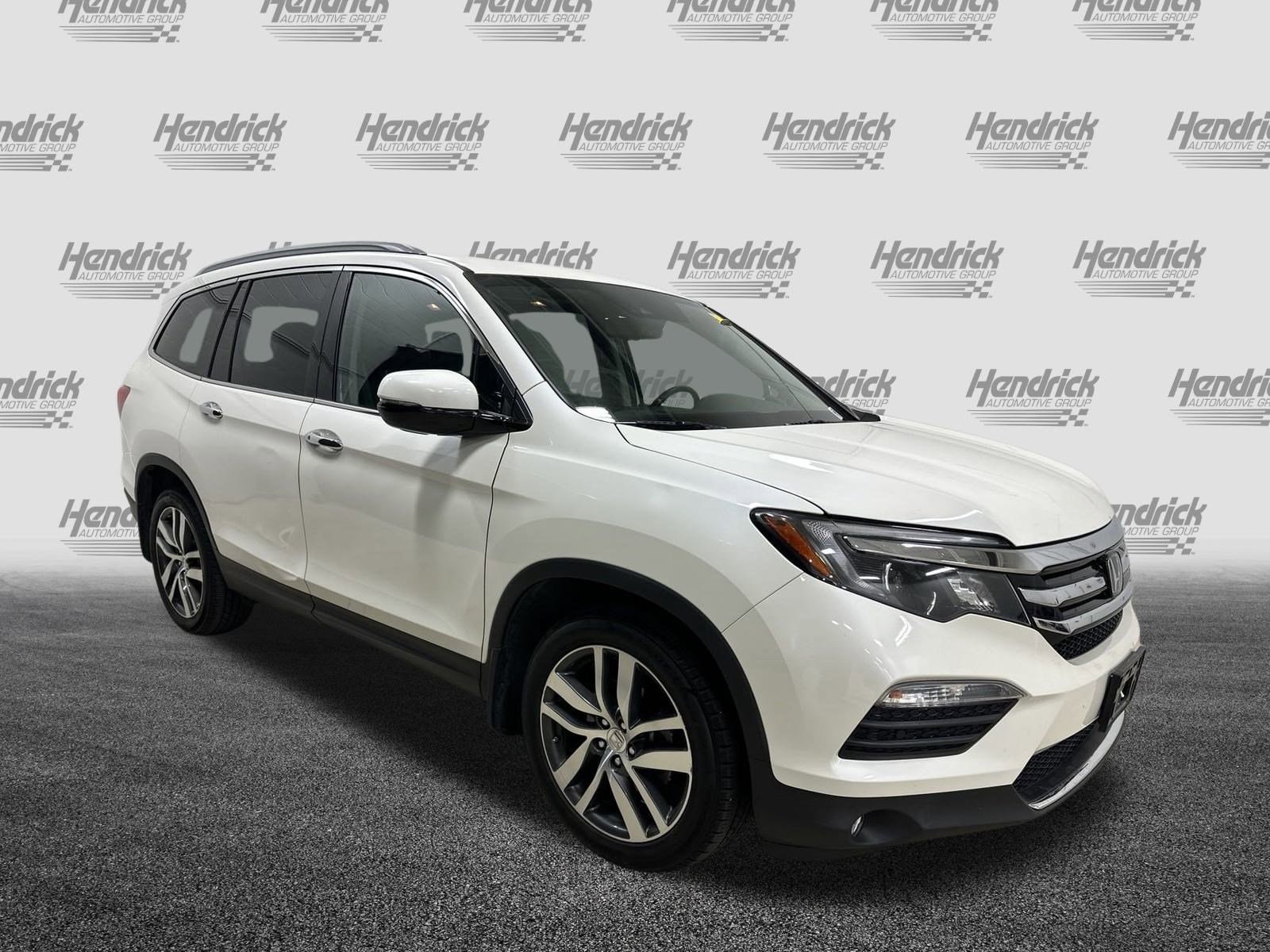 Used 2017 Honda Pilot Elite with VIN 5FNYF6H06HB055459 for sale in Kansas City, MO