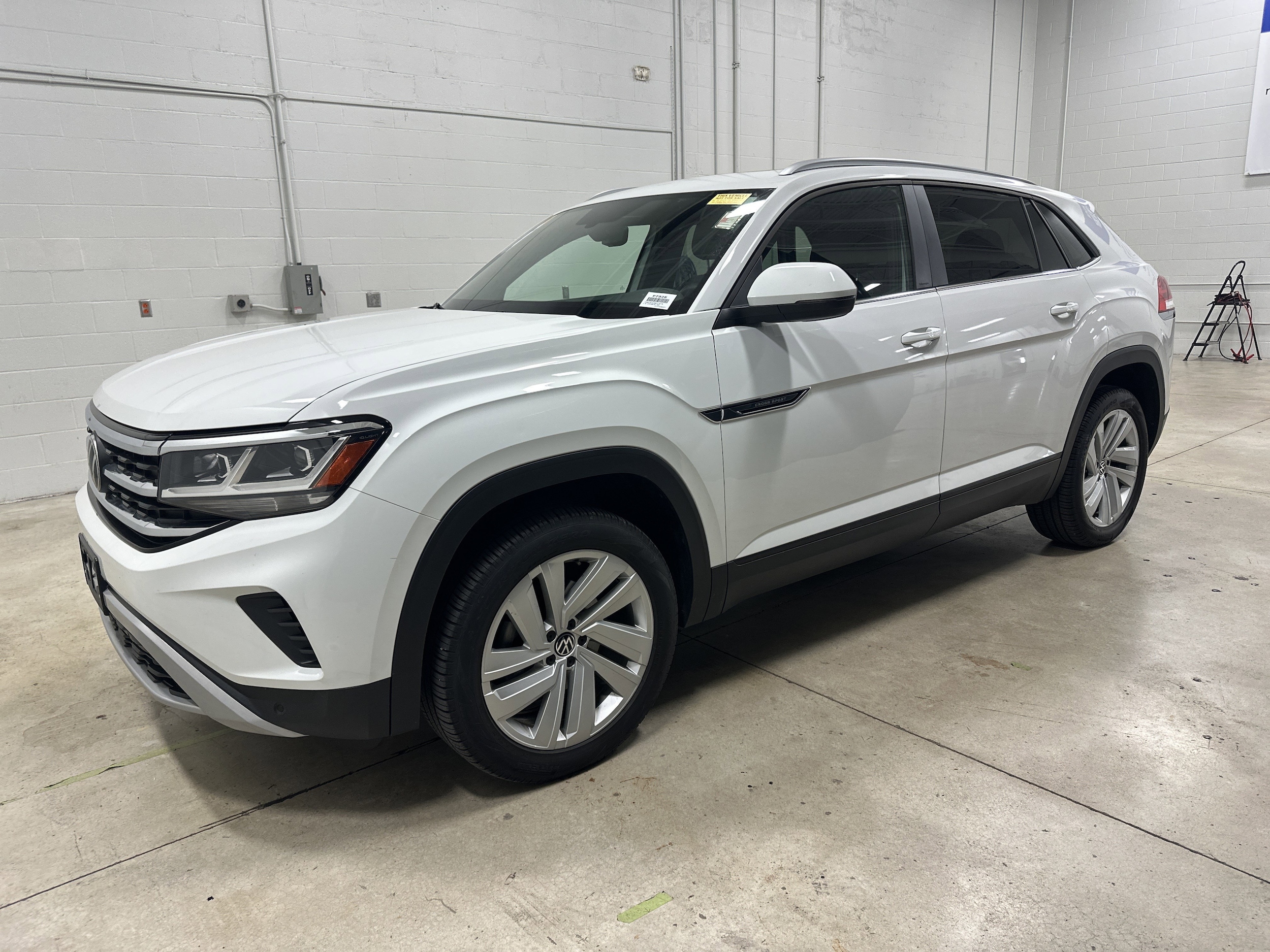 Volkswagen Atlas Cross Sport 2.0T SE W/Technology