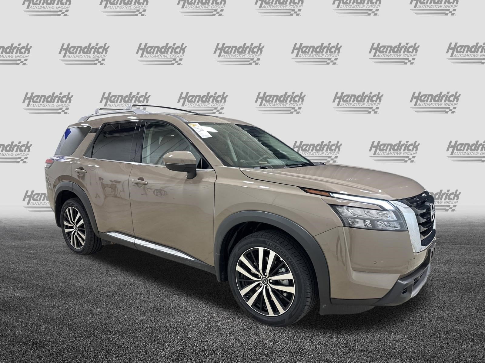 Used 2025 Nissan Pathfinder Platinum with VIN 5N1DR3DJXSC235501 for sale in Kansas City