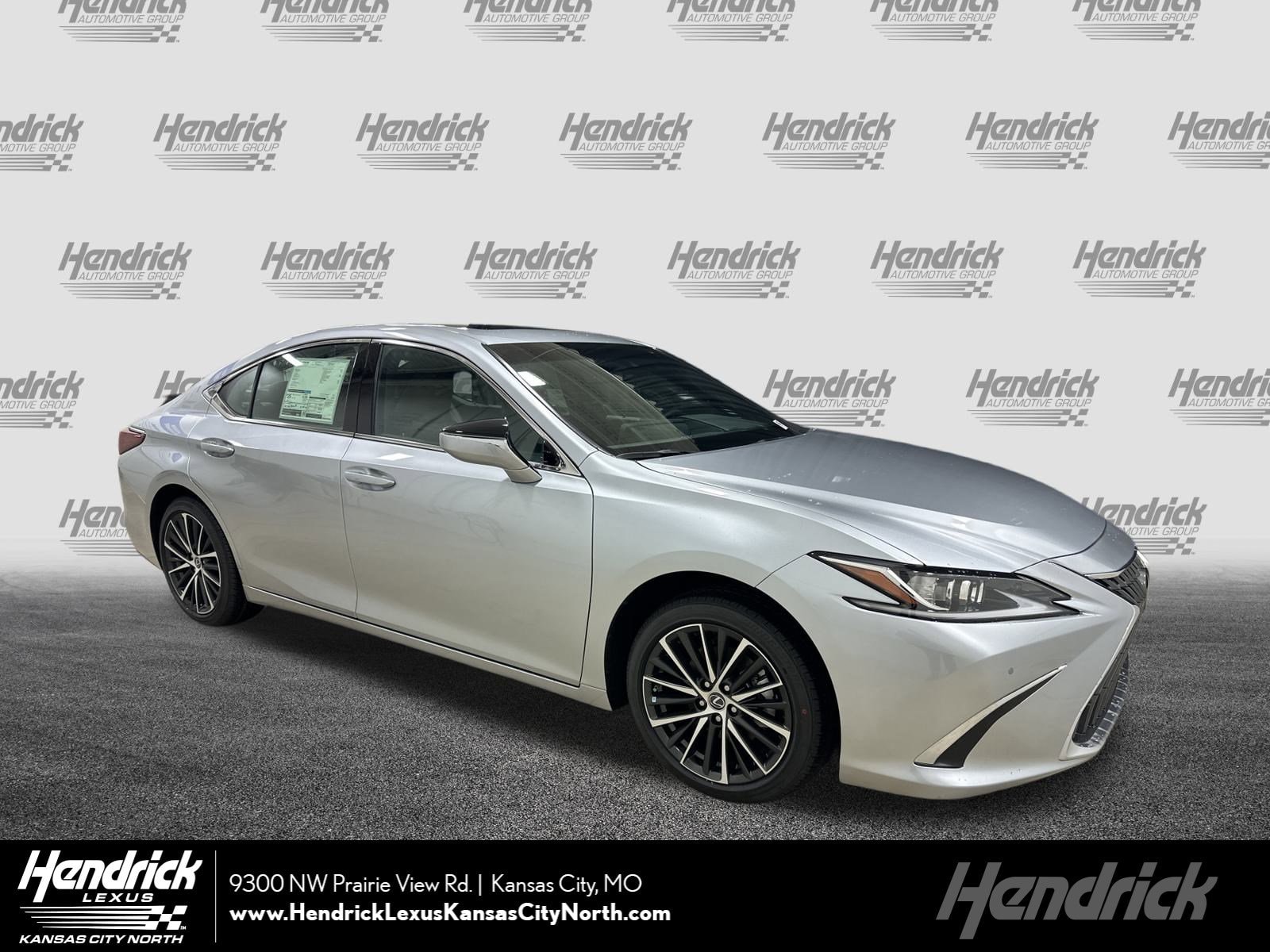 2025 Lexus ES 350's photo