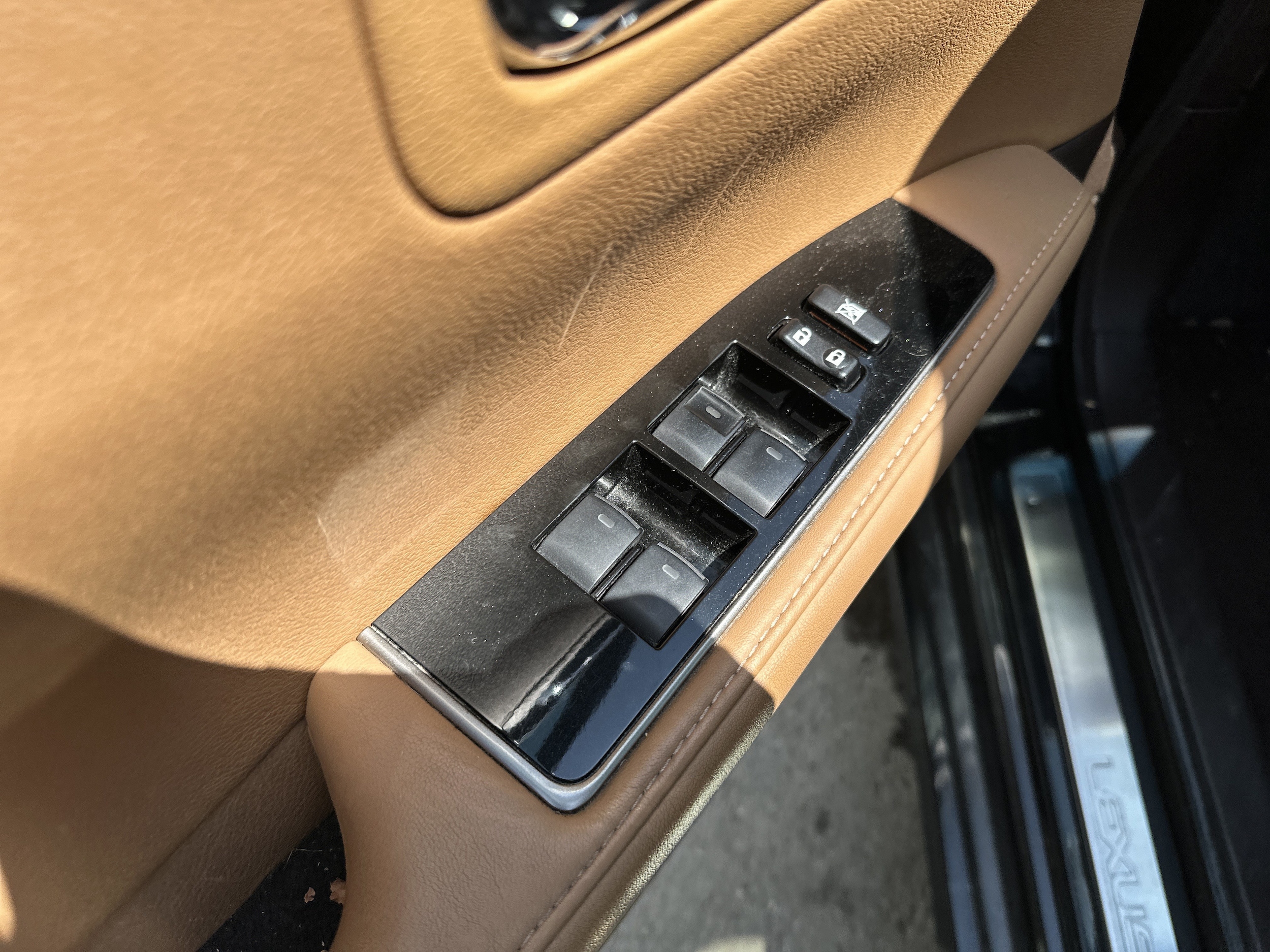 Used 2017 Lexus ES 350 with VIN 58ABK1GG1HU059157 for sale in Kansas City