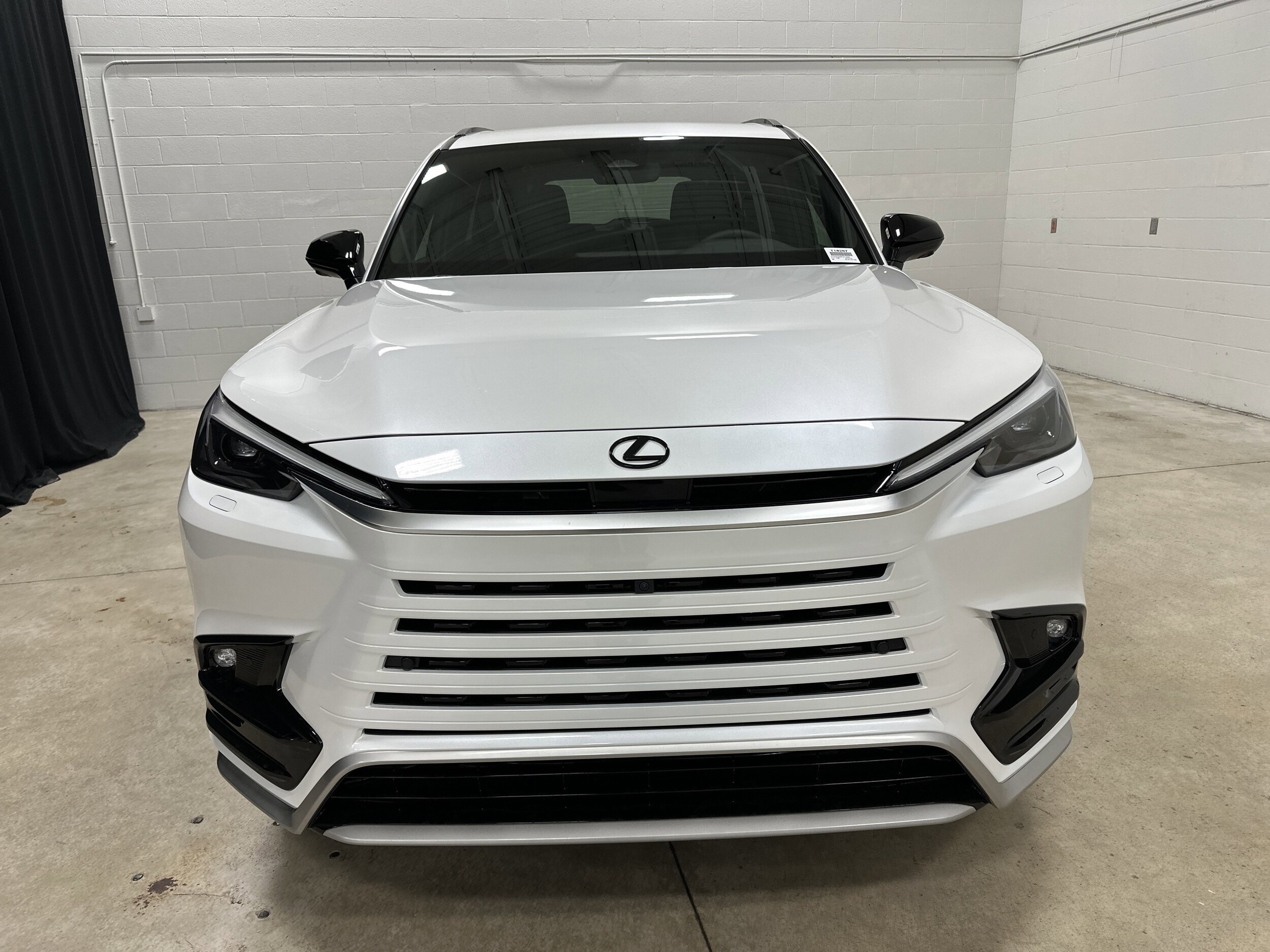 2026 Lexus TX 500h F SPORT Performance Premium photo 3