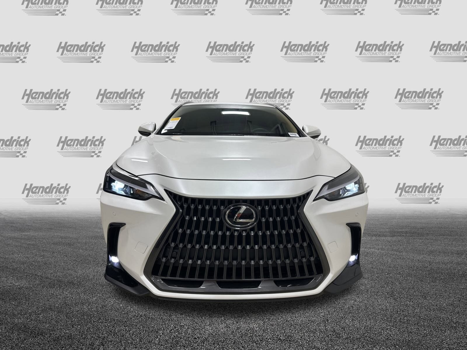 2025 Lexus NX 350 photo 2
