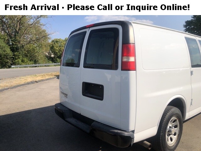 2014 Chevrolet Express 1500 Cargo Van photo 3