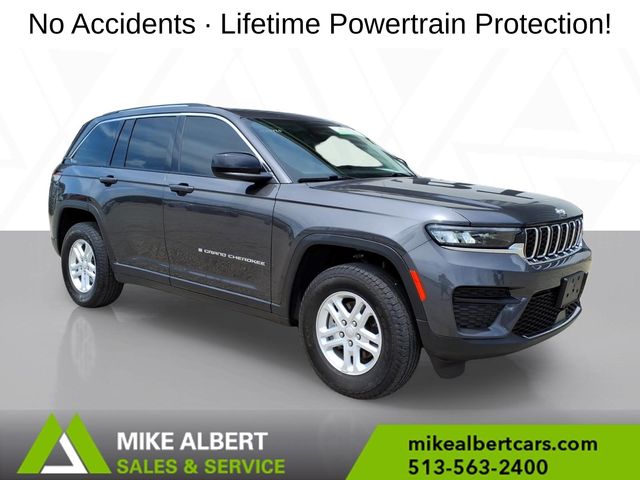 2023 Jeep Grand Cherokee Laredo 4x4's photo