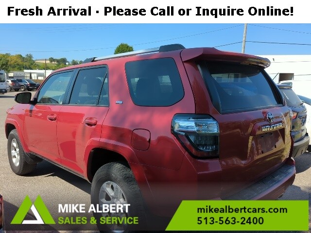 2022 Toyota 4Runner SR5 photo 2