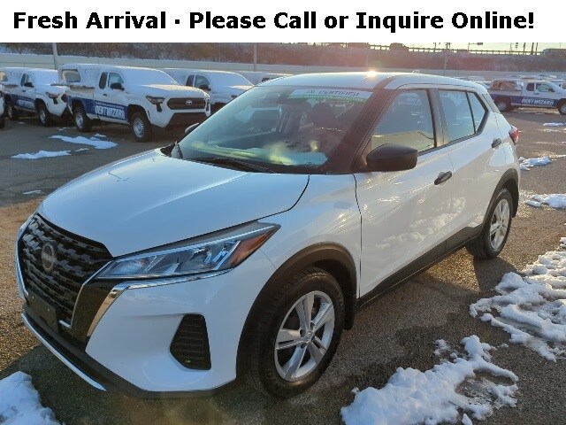 2024 Nissan Kicks S photo 2