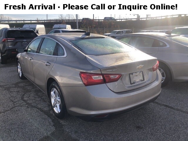 2023 Chevrolet Malibu LS photo 3