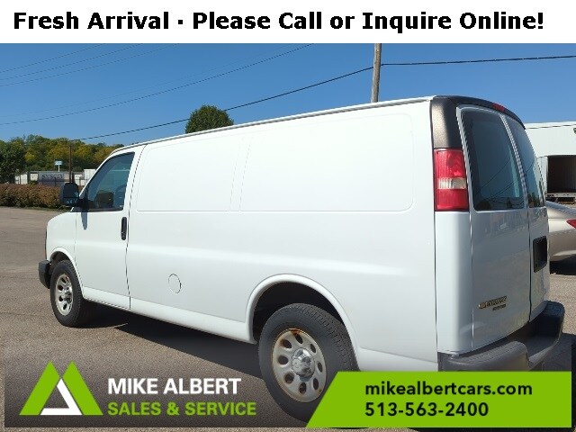 2014 Chevrolet Express 1500 Cargo Van photo 2