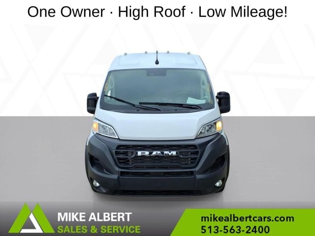 View vehicle photo 2