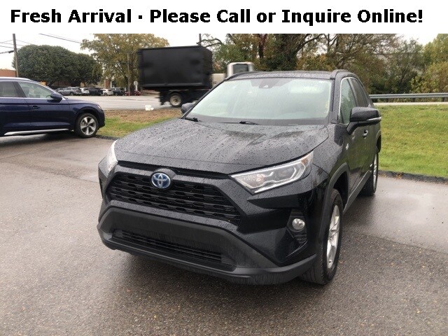 2021 Toyota RAV4 Hybrid XLE photo 2