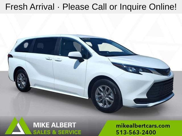 Ice Cap 2025 Toyota Sienna Minivan Front-Wheel Drive Continuously Variable Transmission