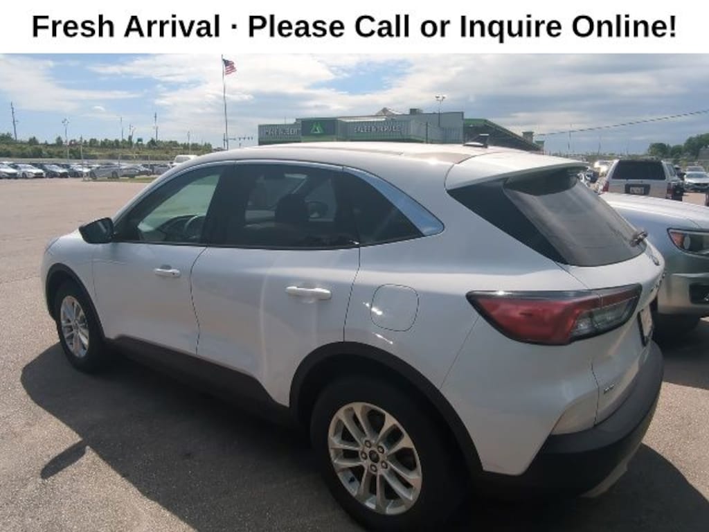 Used 2022 Ford Escape Hybrid SE SUV