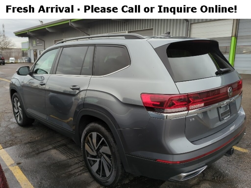 Used 2025 Volkswagen Atlas 2.0T SE w/Technology SUV