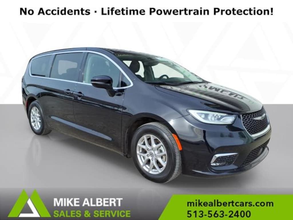 Used 2024 Chrysler Pacifica Touring L Minivan/Van