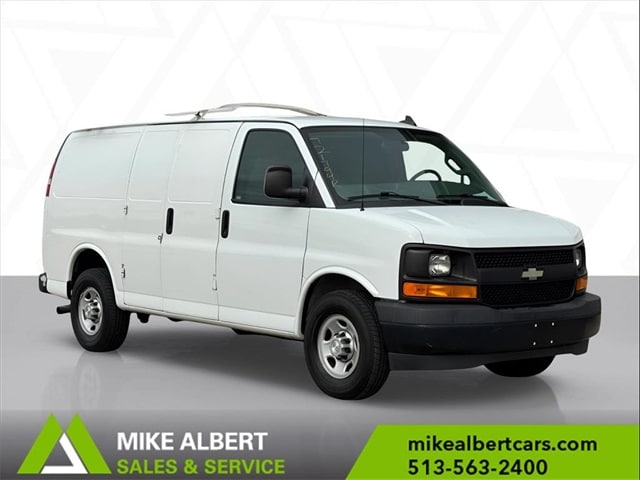 2017 Chevrolet Express Cargo Work Van's photo