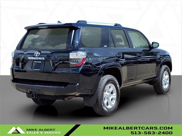2022 Toyota 4Runner SR5 photo 4