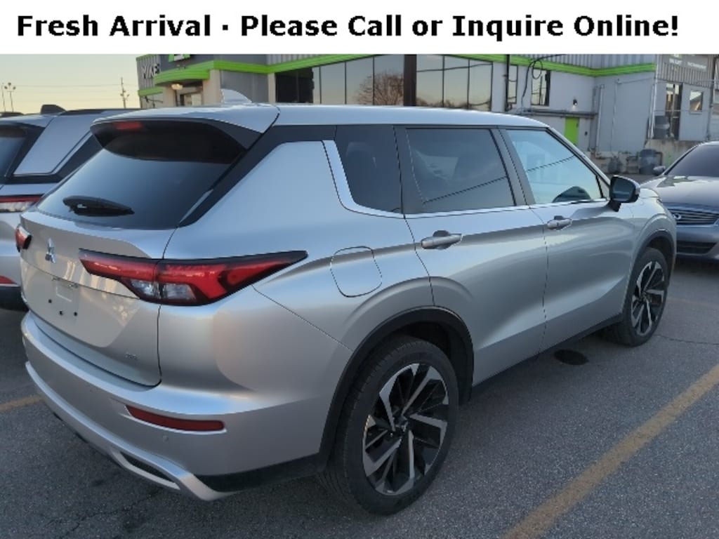 Used 2024 Mitsubishi Outlander SE SUV