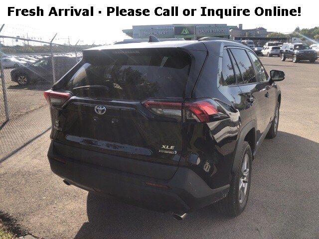 2022 Toyota RAV4 Hybrid XLE photo 4
