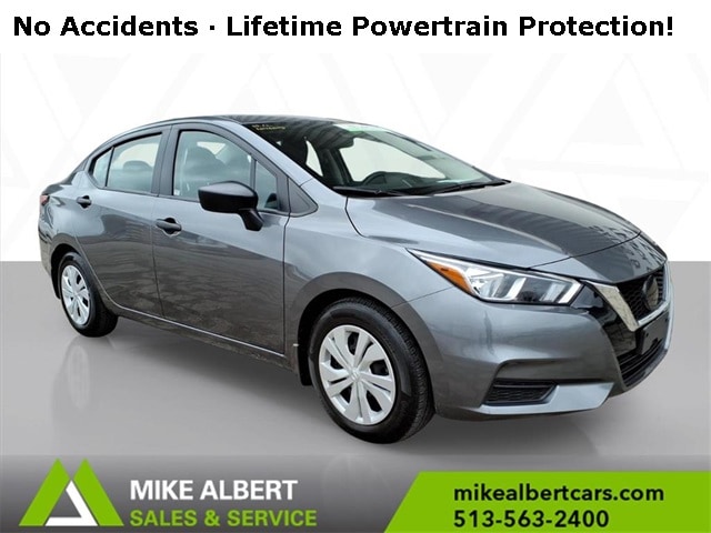 2021 Nissan Versa Sedan S's photo