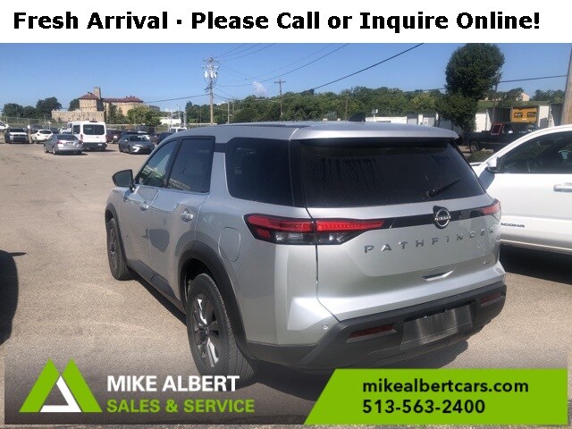 2024 Nissan Pathfinder S photo 2
