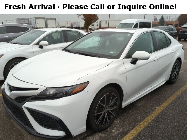 2023 Toyota Camry SE photo 2