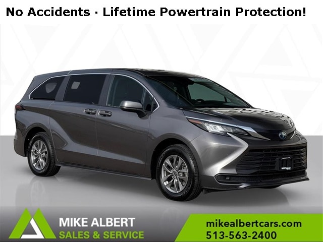 2023 Toyota Sienna LE