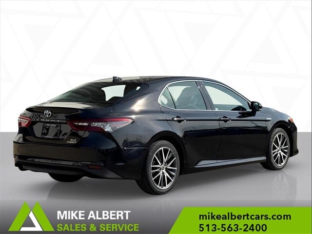 2021 Toyota Camry Hybrid XLE photo 3