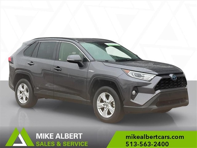 2020 Toyota RAV4 XLE's photo
