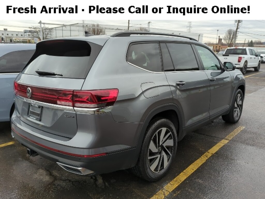 Used 2025 Volkswagen Atlas 2.0T SE w/Technology SUV